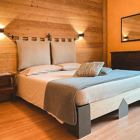 Apartment L'Envers Aosta Bagian luar foto