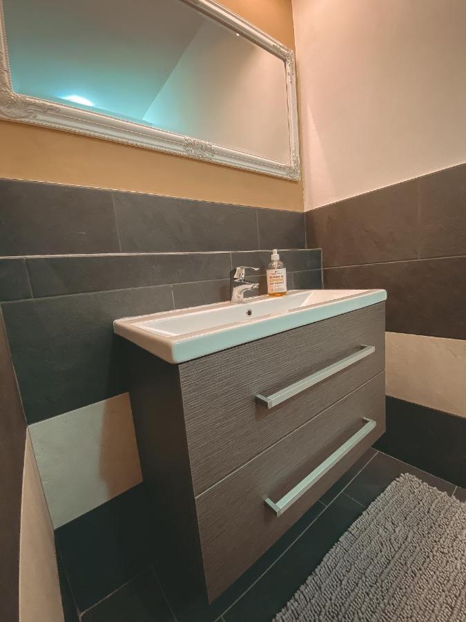 Apartment L'Envers Aosta Bagian luar foto